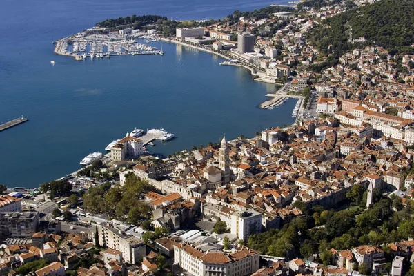 Vista aérea, Centro de la ciudad de Split, Casco antiguo con palacio de Diocleciano, Croacia —  Fotos de Stock
