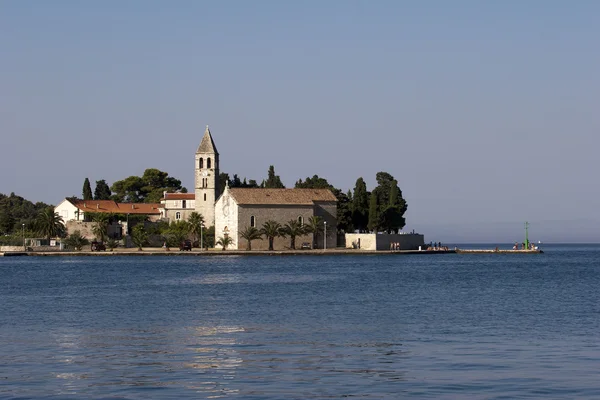 Vis spiaggia cittadina Prirovo, isola di Vis, Croazia — Foto Stock