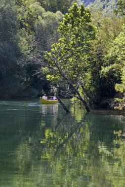 Sakin Nehri üzerinde