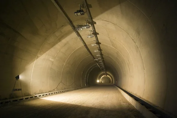 Färdig betong arbeten i tunnel — Stockfoto