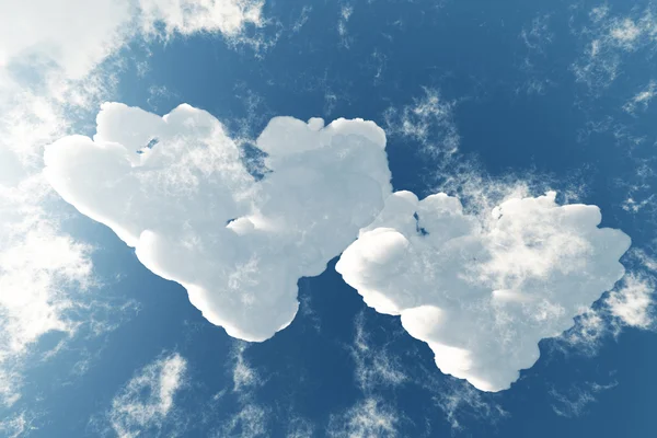 Dois corações nublados no lindo fundo do céu — Fotografia de Stock