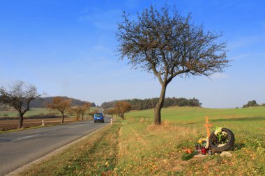 ölümcül trafik kazası hız öldürür, memento mori