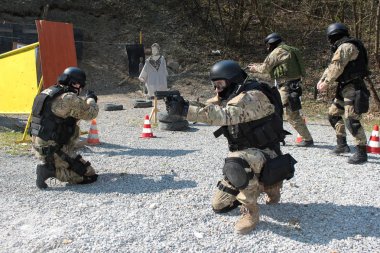 polis birimi eğitim