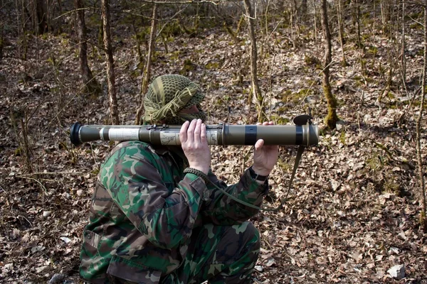 仮面、武力と積極的なテロリスト — ストック写真