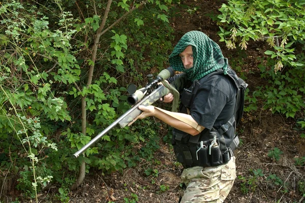 Különleges erők katonája, fegyveres terroristák — Stock Fotó