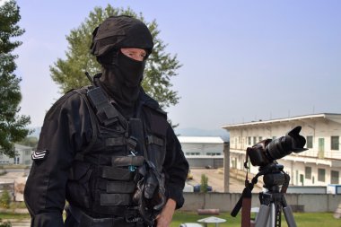 VIP, özel kuvvetler polis çatıda silahlı koruma