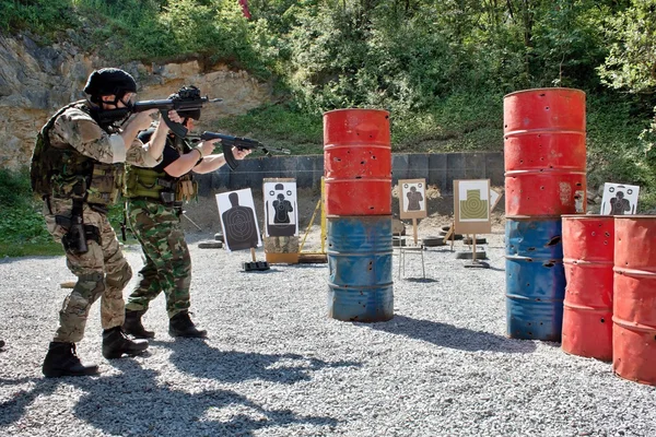 Speciale politie-eenheid in opleiding — Stockfoto