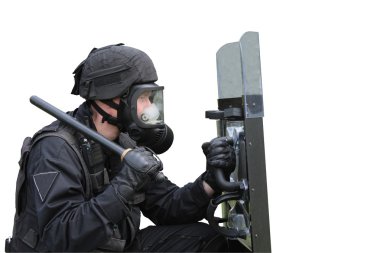 özel birim polis gaz maskesi ve üzerinde beyaz izole Koruma Kalkanı