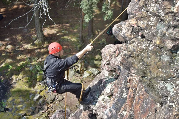 A special police unit trainig on a rope, fear of heights — Stock Photo, Image