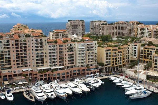 MONACO, JUne 26, 2014: Fontvieille, new district of Monaco.  view of marina. Cote d'Azur. — Stock Photo, Image