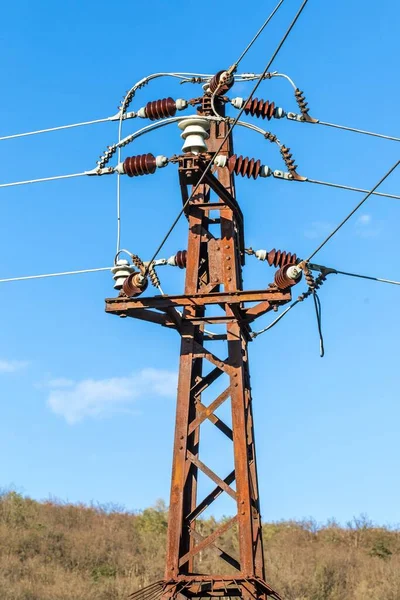 Viejo Suministro Electricidad Oxidado Línea Alta Tensión Poste Electricidad Cables — Foto de Stock
