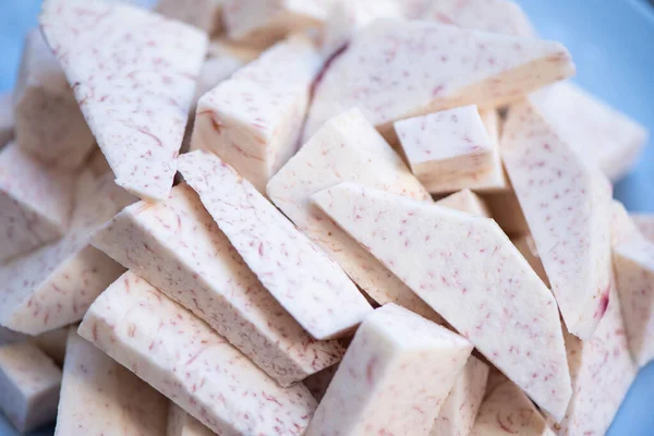 Raíz Taro Con Rebanada Fondo Del Plato Raíz Fresca Taro — Foto de Stock