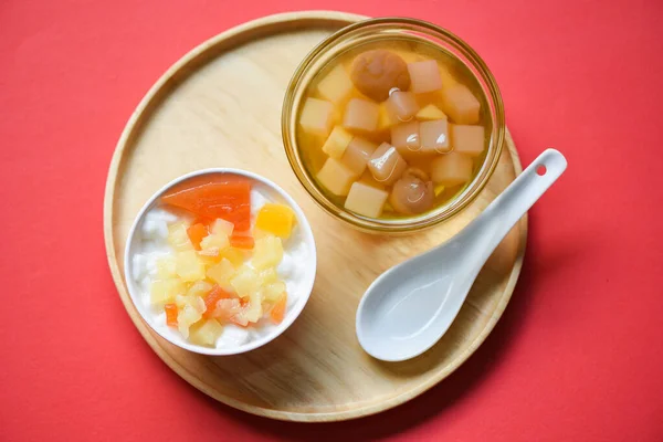 Desserts Chinois Salade Fruits Lait Pudding Mélanger Les Noix Ginkgo — Photo