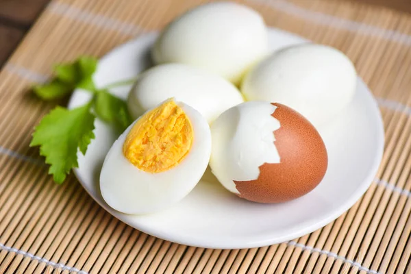 Eieren Koken Gezond Eten Concept Eieren Ontbijt Vers Geschilde Eieren — Stockfoto