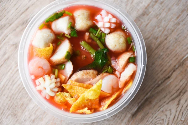 Red Soup Noodle Pork Balls Crispy Wontons Seafood Squid Shrimp — Stock Photo, Image