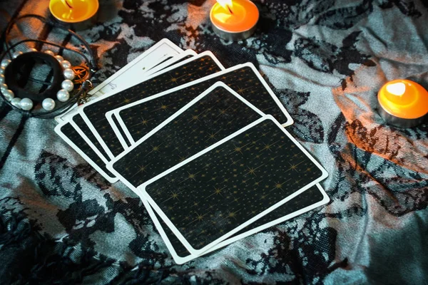 카드의 점성술 오컬트 마술의 점쟁이 타로읽기 — 스톡 사진