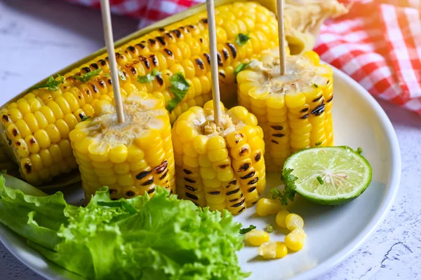 Milho Doce Com Salada Vegetal Limão Coentro Alface Milho Doce — Fotografia de Stock