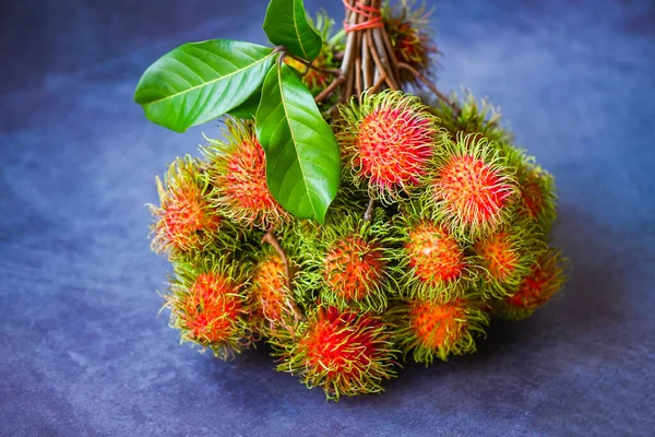 Rambutan Fruits Sur Fond Sombre Récolte Jardin Rambutan Arbre Rambutan — Photo