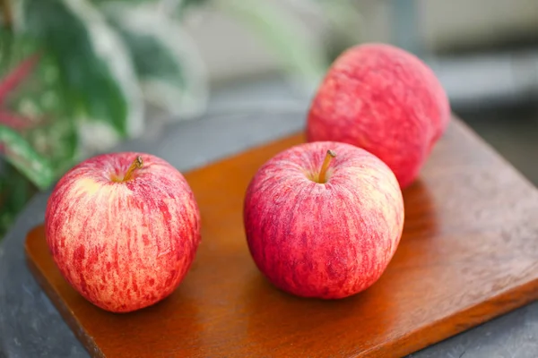 Apple Fruit Wooden Table Ripe Red Apples — Stock fotografie