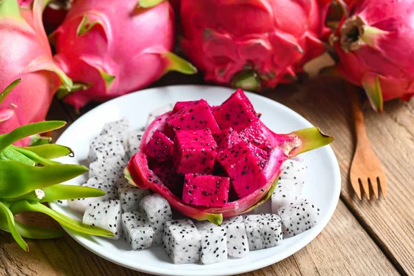 Dragon Fruit Slice White Plate Pitahaya Background Fresh White Pink — Stok Foto