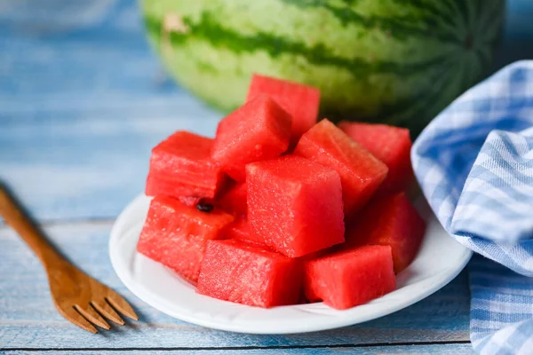 Rote Wassermelone Scheibe Auf Weißem Teller Süße Wassermelone Scheiben Stücke — Stockfoto