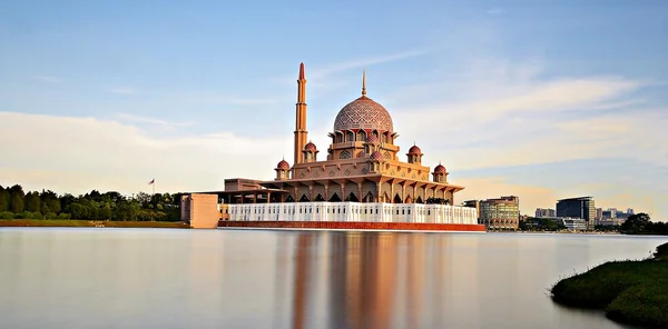 Putra moskee putrajaya Maleisië — Stockfoto