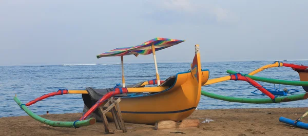 bali beach Endonezya, geleneksel tekneler