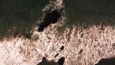 Akdeniz kıyısındaki Maro sahilinde Calima sisi günü