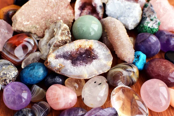 Wunderschöne Edelsteine Geodenamethyst Und Drusen Aus Natürlichem Violettem Mineral Amethyst — Stockfoto