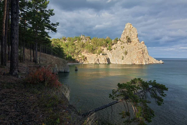 Pequeña Roca Campanario Medio Baikal Sandy Bay —  Fotos de Stock