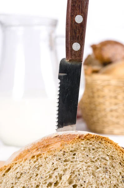 bir ekmek bıçağı