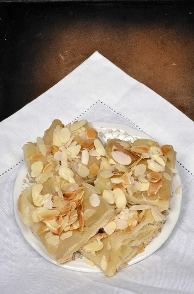 Tabakta elmalı turta.