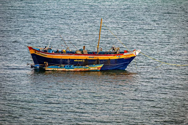 Rameswaram India January 29Th 2020 Lone Fishing Boat Being Prepared — Stock Photo, Image