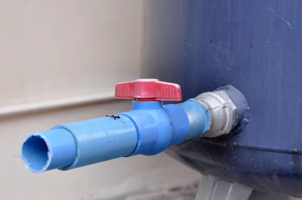 Water valve connects to PVC pipe. — Stock Photo, Image