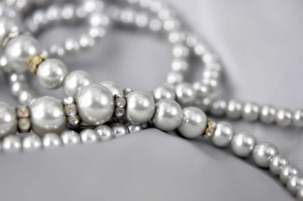 Pearl necklace — Stock Photo, Image