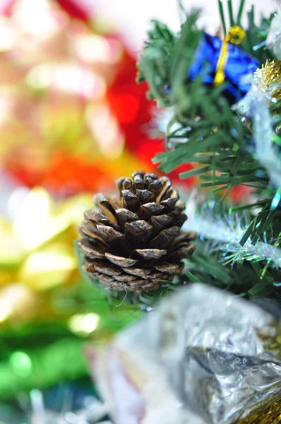 Яркая рождественская композиция с елкой и подарками Лицензионные Стоковые Изображения