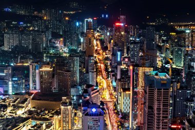 Guangdong Eyaleti, Çin 'deki Shenzhen' in hava gece manzarası.