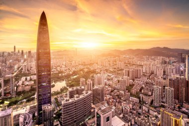 Gün batımında şehir binaları Shenzhen, Guangdong Eyaleti, Çin
