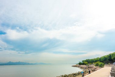 Zhumadian şehrindeki Binhu Park Gölü, Henan Eyaleti, Çin