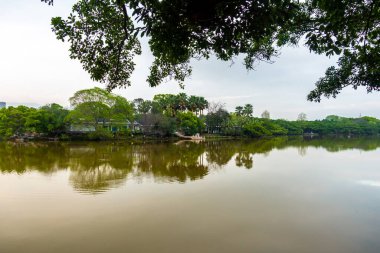 Çin 'de gün batımında Riverside kasabaları