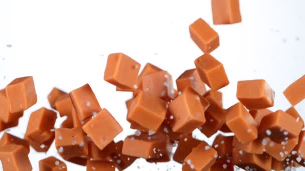 Super Slow Motion Shot Salted Caramel Explosion Aislado Sobre Fondo — Vídeo de stock