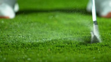 1000 fps 'de Süper Yavaş Golf Vuruşu Çekimi. 4K 'da Yüksek Hız Sinema Kamerasında Çekim.