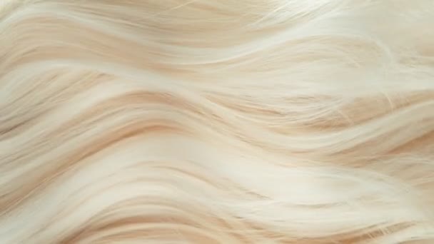 Super Pomalý Pohyb Záběr Vlnění Světlé Blond Vlasy Při 1000 — Stock video