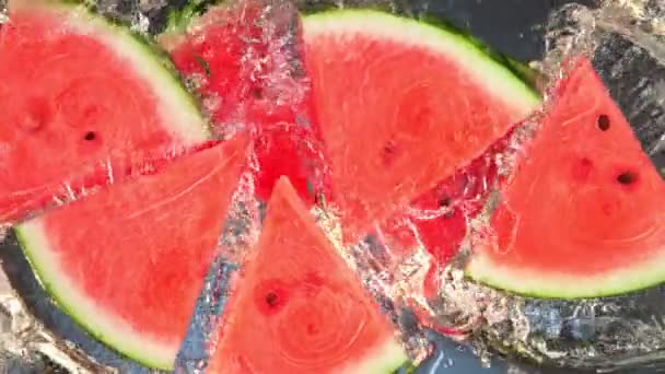 Super Zeitlupe Schuss Spritzende Frische Melone Schneidet Wasser Bei 1000 — Stockvideo