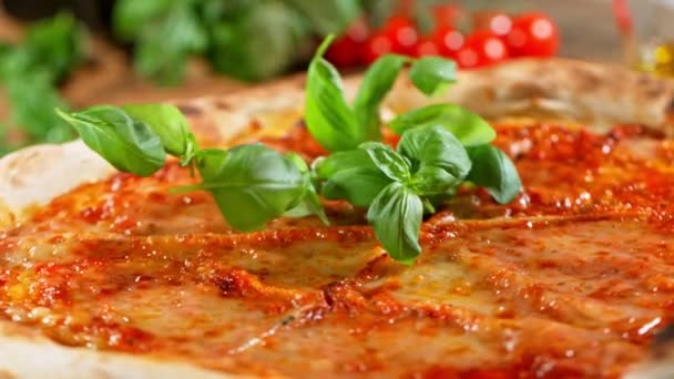 Super Slow Motion Shot Basil Leafs Falling Fresh Pizza 1000 — Vídeo de stock