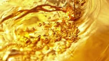 Soyut Bira Arkaplanı 'nın Süper Yavaş Çekimi, 1000fps. 4K 'da Yüksek Hız Sinema Kamerası ile çekildi..