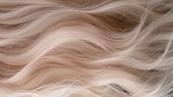 Super Slow Motion Shot Waaving Light Blonde Hair 1000 Fps — стоковое видео