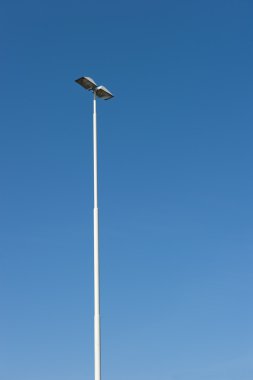 gasstation karayolu üzerinde park, elektrik direği