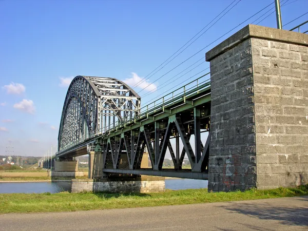 Puente ferroviario sobre el río Rin Imagen de archivo