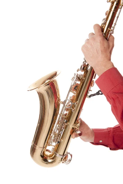 Homme jouant du saxophone en gros plan — Photo